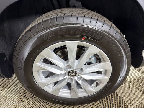 Used 2026 Toyota Corolla Cross LE image 19