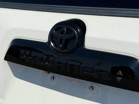 Used 2019 Toyota 4Runner Limited AWD/4WD image 8