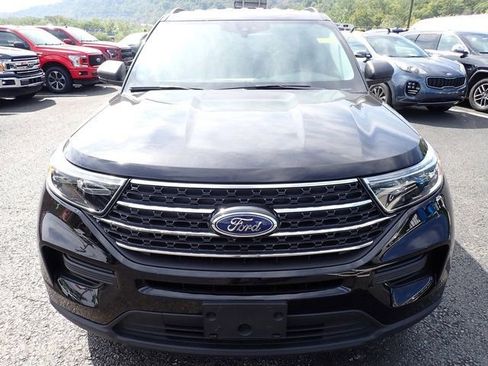 Used 2023 Ford Explorer XLT AWD/4WD image 12