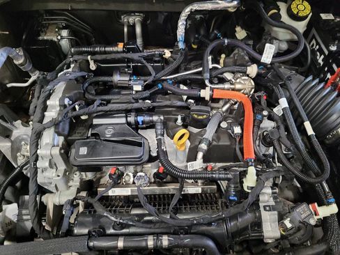 Used 2020 Ford Escape SE FWD image 30