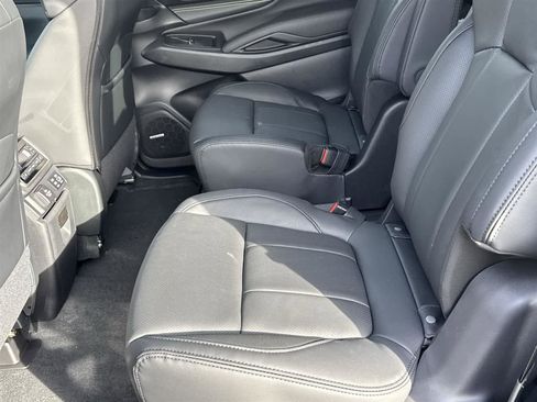 Used 2025 Subaru Ascent Bronze Edition image 14