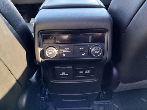 Used 2022 GMC Acadia AT4 image 30