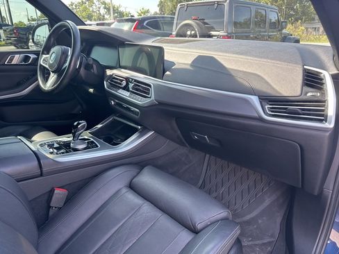 Used 2022 BMW X5 xDrive45e w/ M Sport Package image 11