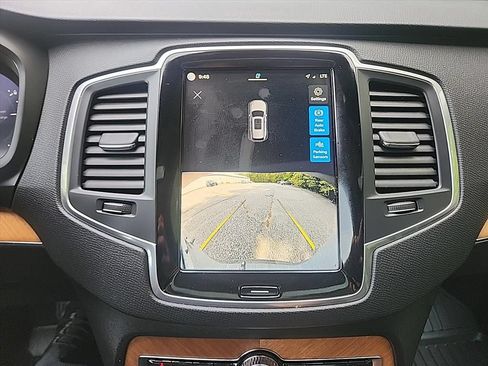 Certified 2025 Volvo XC90 T8 Core w/ Protection Package Premier AWD/4WD image 23