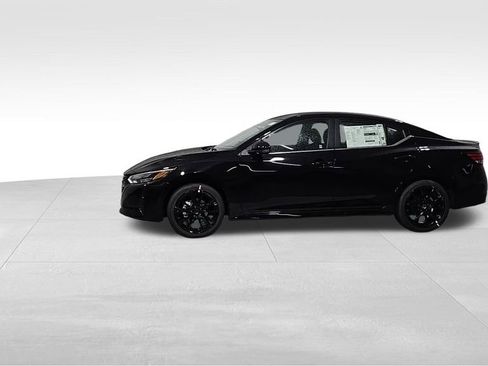 New 2025 Nissan Sentra SR w/ Midnight Edition image 3