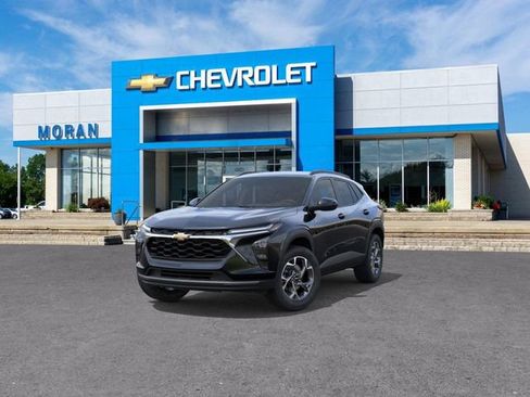 New 2026 Chevrolet Trax LT w/ Driver Confidence Package FWD image 8