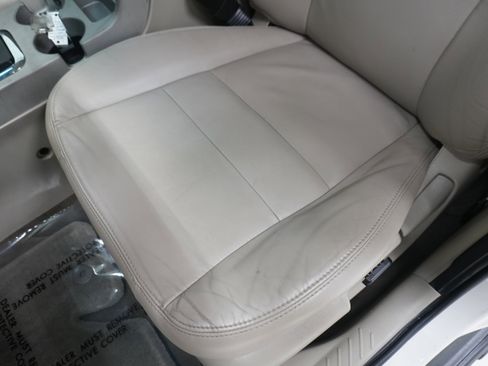 Used 2011 Ford Escape XLT w/ 203A Rapid Spec Order Code FWD image 9