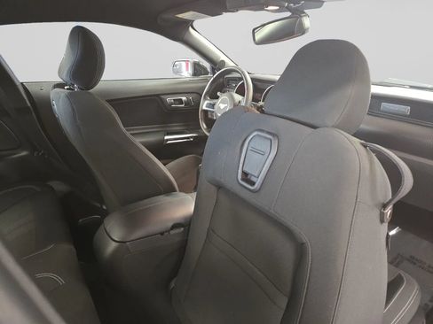 Used 2019 Ford Mustang Coupe RWD image 30