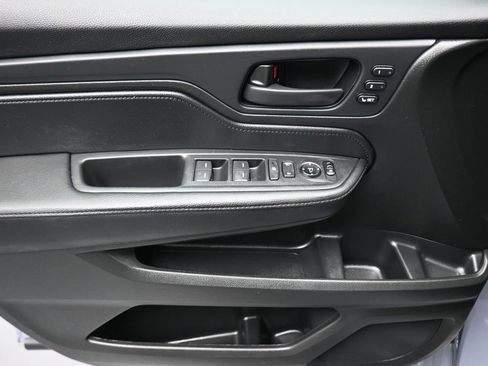 Used 2024 Honda Odyssey Sport image 10