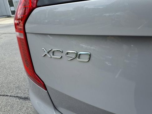 Used 2024 Volvo XC90 T8 Ultimate image 32
