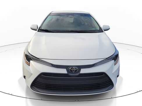 Certified 2025 Toyota Corolla LE FWD image 2