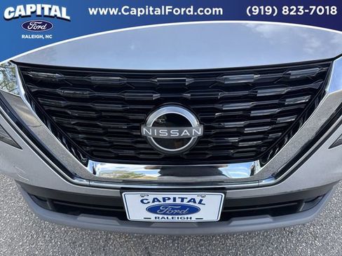 Used 2022 Nissan Rogue SV image 10