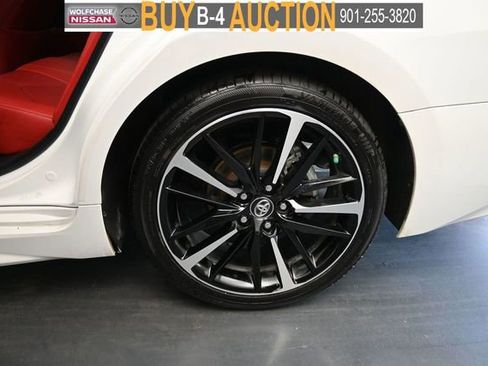 Used 2019 Toyota Camry XSE FWD image 14