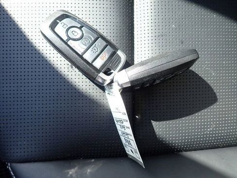 Certified 2023 Ford Escape Platinum AWD/4WD image 31