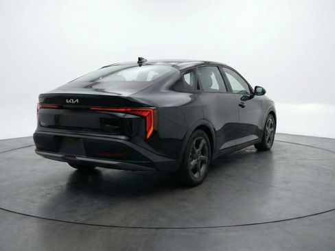 Used 2025 Kia K4 FWD image 9
