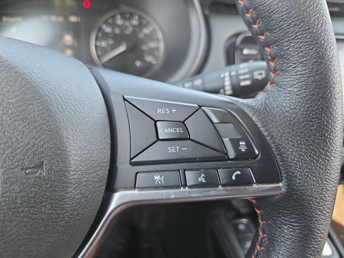 Used 2024 Nissan Kicks SR w/ SR Premium Package FWD image 18