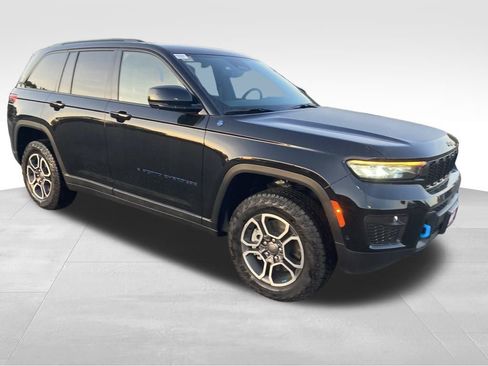 New 2024 Jeep Grand Cherokee Trailhawk w/ Advanced Protech Group II image 8