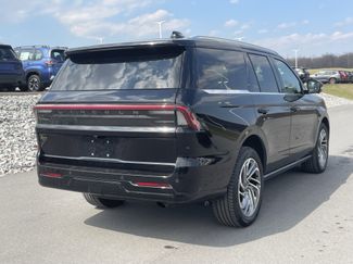 Used 2025 Lincoln Navigator Reserve video 3