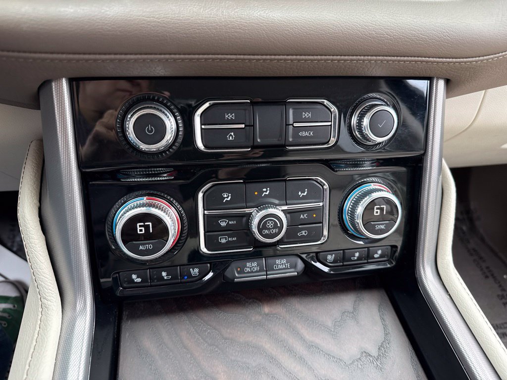 Used 2023 GMC Yukon Denali AWD/4WD image 17
