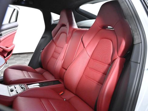 Used 2020 Porsche Panamera GTS image 35
