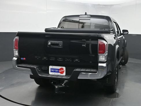 Used 2021 Toyota Tacoma TRD Off-Road AWD/4WD image 40