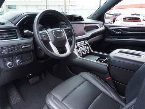 Used 2023 GMC Yukon Denali AWD/4WD image 18