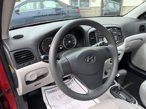 Used 2011 Hyundai Accent GLS FWD image 12