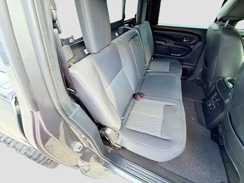 Used 2019 Nissan Titan SV w/ SV Convenience Package AWD/4WD image 30