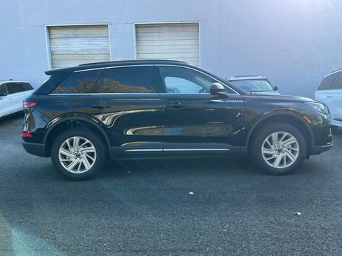 New 2026 Lincoln Corsair Premiere image 3