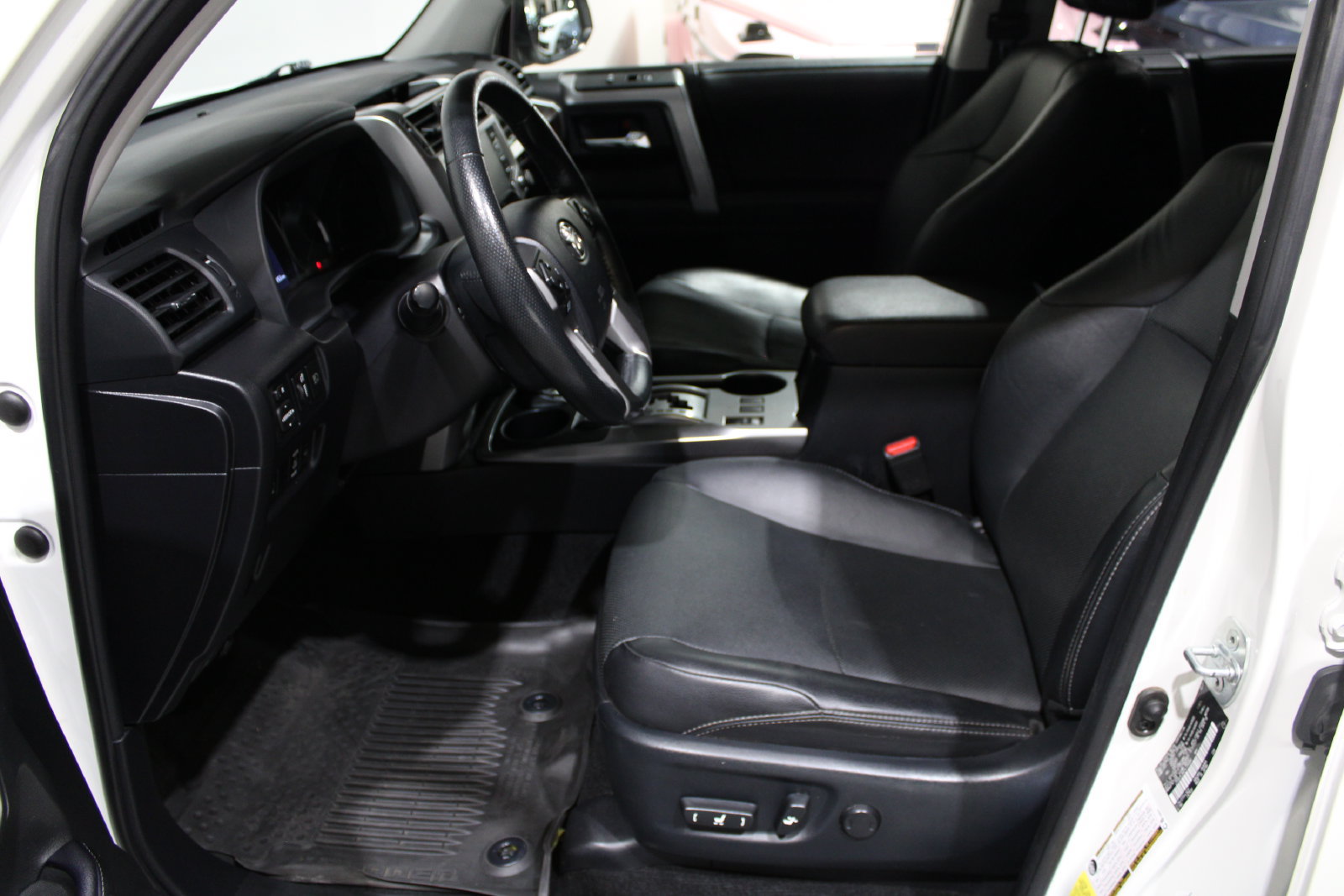 Used 2023 Toyota 4Runner Limited AWD/4WD image 19