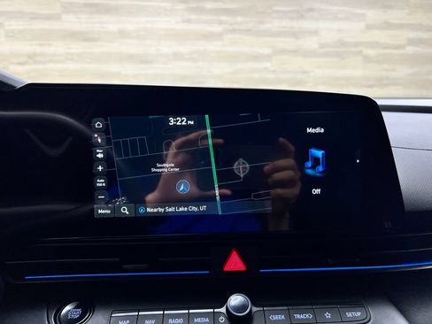 Used 2025 Hyundai Elantra SEL FWD image 26