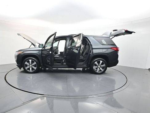 Used 2018 Chevrolet Traverse LT FWD image 35