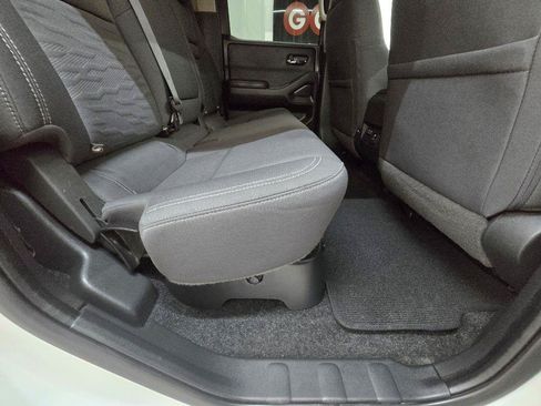 Used 2022 Nissan Frontier SV RWD image 19