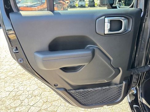 Used 2024 Jeep Wrangler Unlimited Sport AWD/4WD image 18