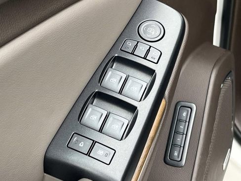 Used 2020 GMC Yukon XL Denali w/ Denali Premium Package image 27