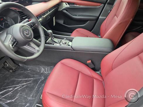 New 2026 MAZDA MAZDA3 Hatchback w/Premium Plus Pkg image 12