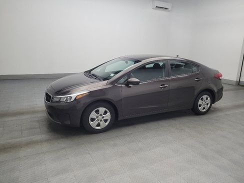 Used 2018 Kia Forte LX image 2