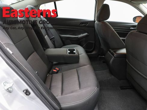 Used 2024 Nissan Altima 2.5 SV FWD image 23