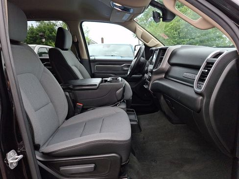 Used 2019 RAM 1500 Big Horn AWD/4WD image 9