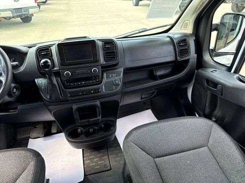 Used 2024 RAM ProMaster 2500 w/ Convenience Group FWD image 10