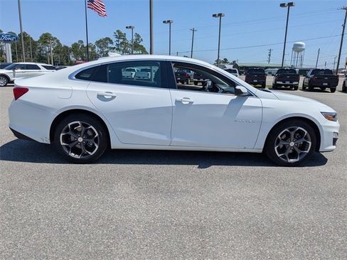 Used 2023 Chevrolet Malibu LT image 3