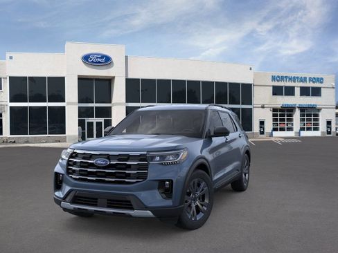 Used 2026 Ford Explorer Active w/ Active Comfort Package AWD/4WD image 2