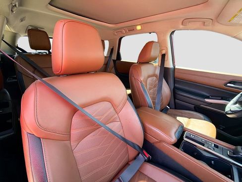 Used 2023 Nissan Pathfinder Platinum w/ Cargo Package image 31