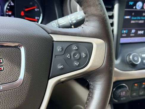 Used 2018 GMC Acadia Denali w/ Technology Package FWD image 12
