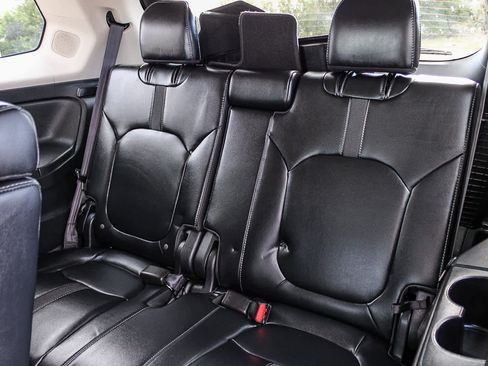 Certified 2025 Honda Pilot Touring image 18