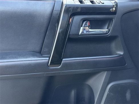 Used 2018 Toyota 4Runner TRD Off-Road Premium image 27