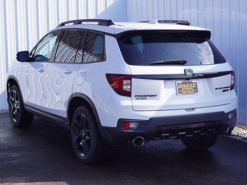 Used 2024 Honda Passport Black Edition image 4
