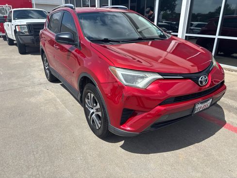 Used 2016 Toyota RAV4 LE FWD image 3