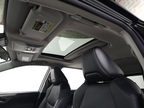 Used 2023 Toyota RAV4 XLE Premium image 19