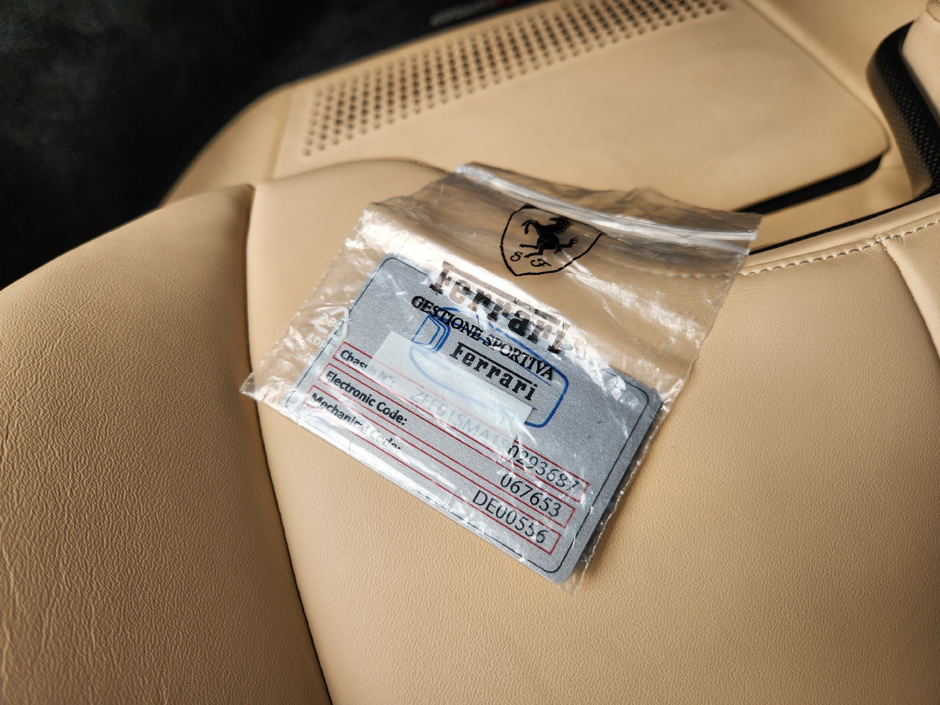 Used 2023 Ferrari 296 GTS RWD image 35